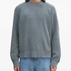 Рифлёный свитер с круглым вырезом