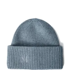 Вязаная шапка с логотипом