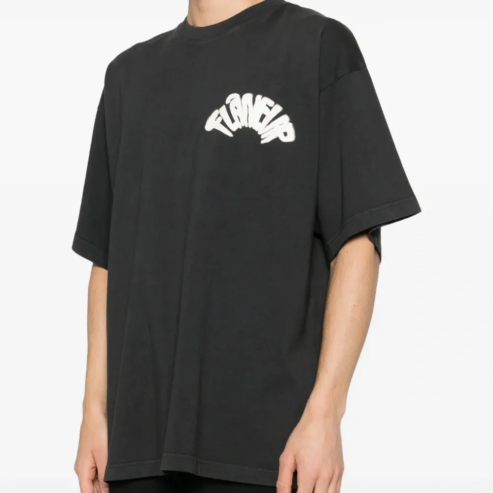 Футболка с логотипом