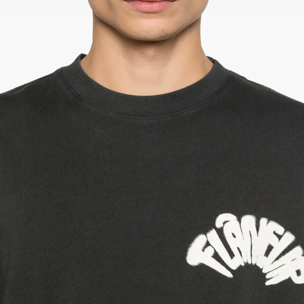 Футболка с логотипом