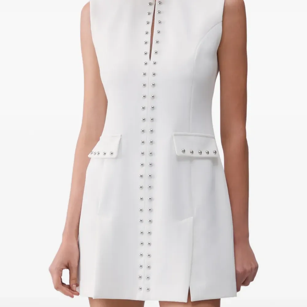 Мини-платье с металлическими заклёпками