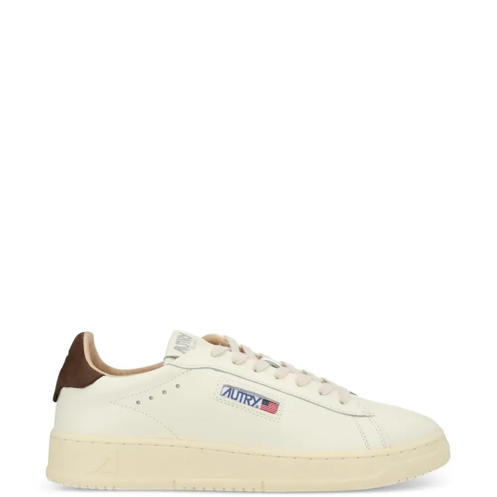 Кожаные кроссовки на шнуровке Кожаные кроссовки на шнуровке