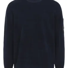 Свитер с нашивкой и круглым вырезом