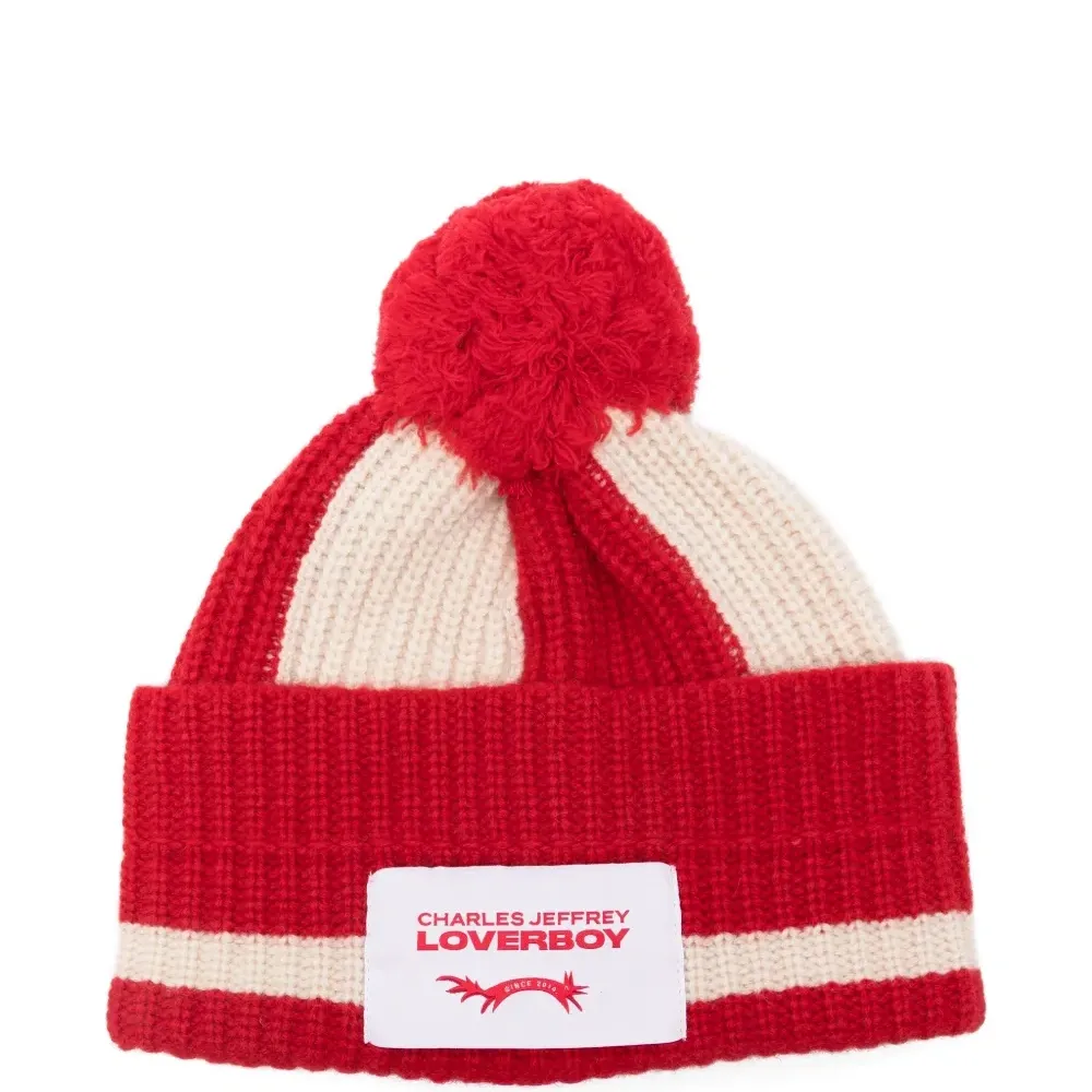 Полосатая шапка с помпоном