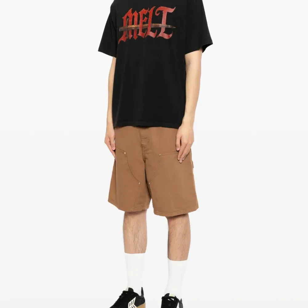 Футболка с логотипом