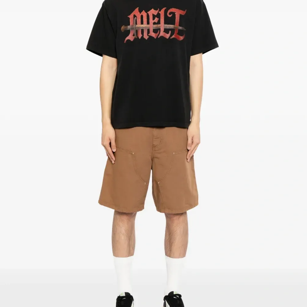 Футболка с логотипом