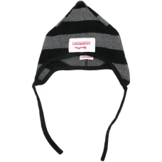 Шапочка с полосками и шипами