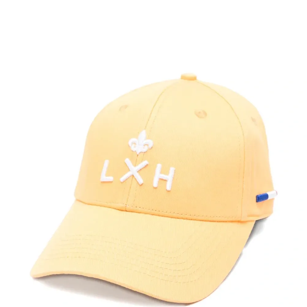 Бейсболка с логотипом