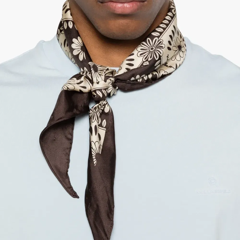 Футболка с логотипом