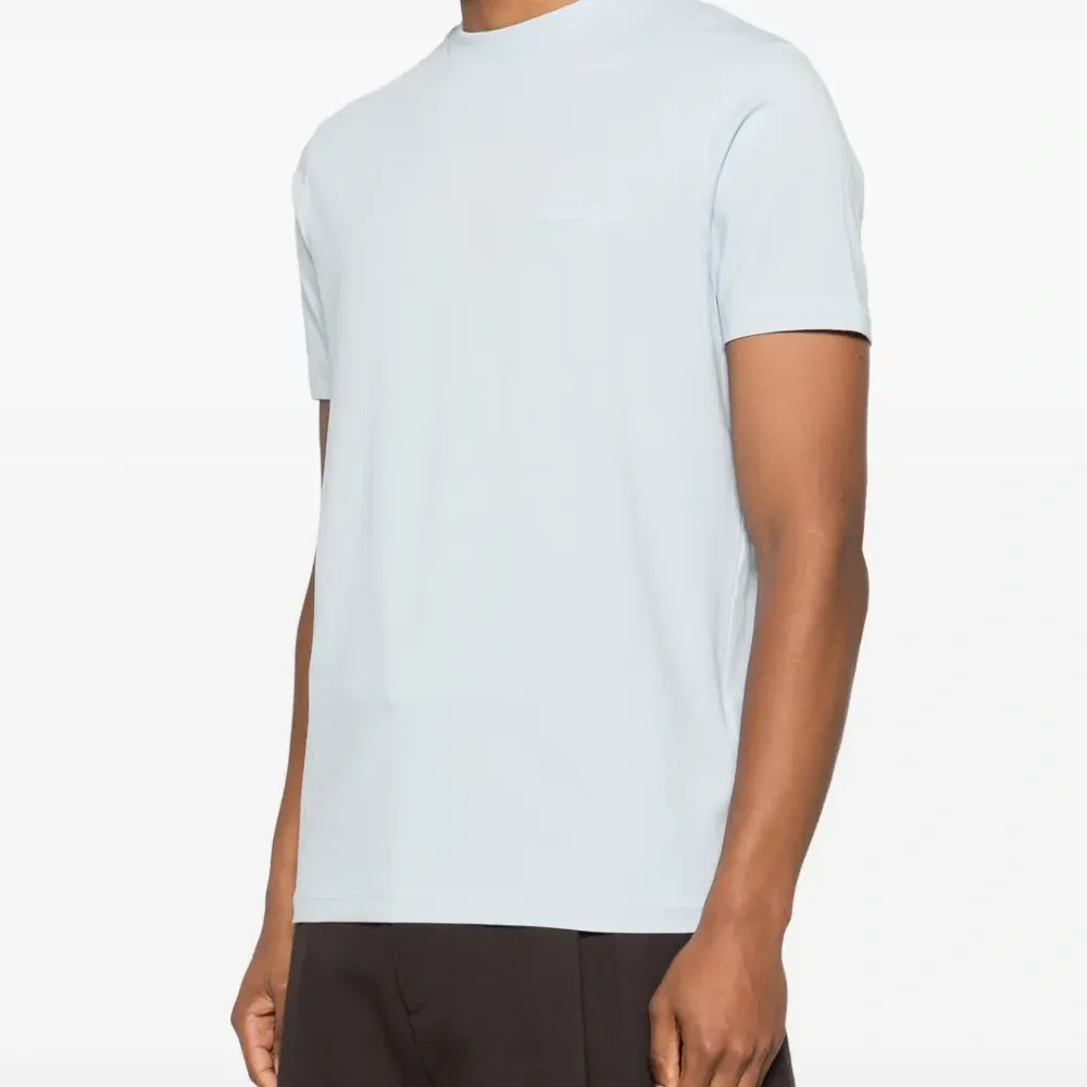 Футболка с логотипом