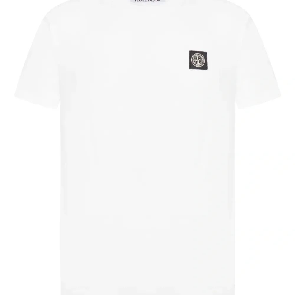 Футболка с нашивкой-компасом