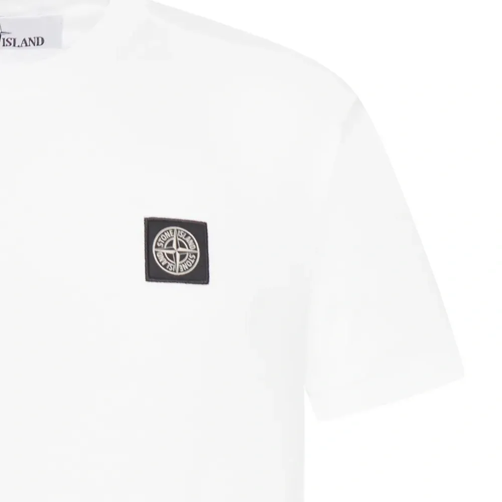 Футболка с нашивкой-компасом