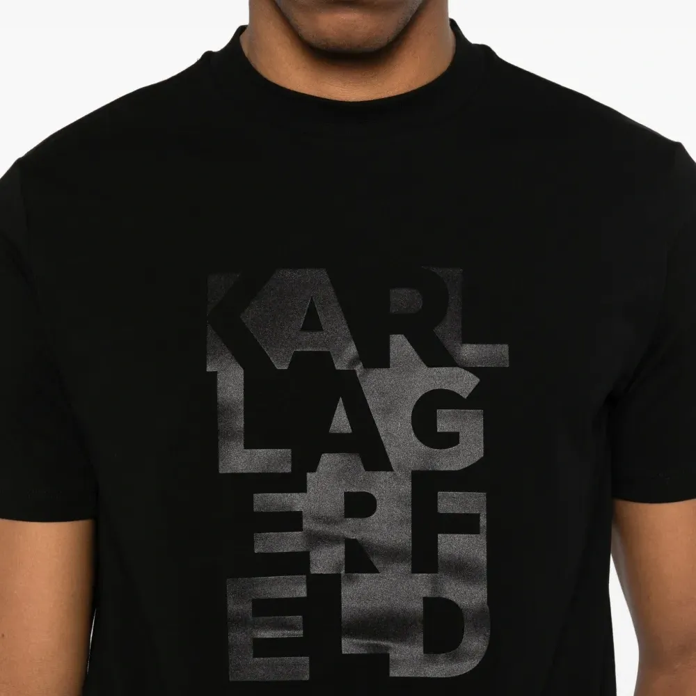 Футболка с логотипом