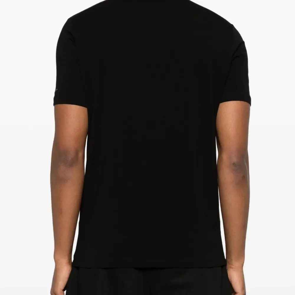 Футболка с логотипом