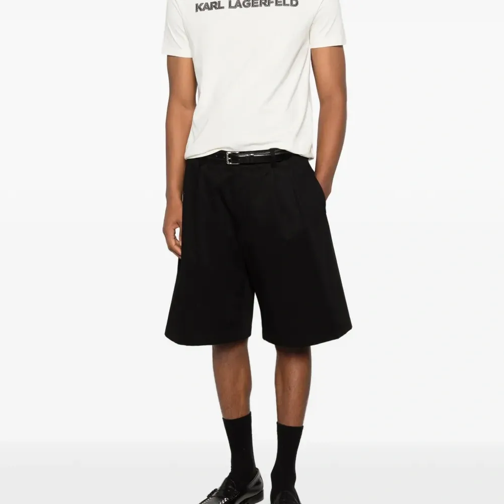 Футболка с логотипом