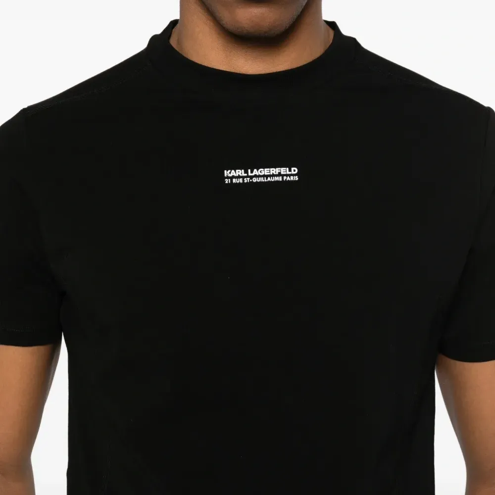 Футболка с логотипом