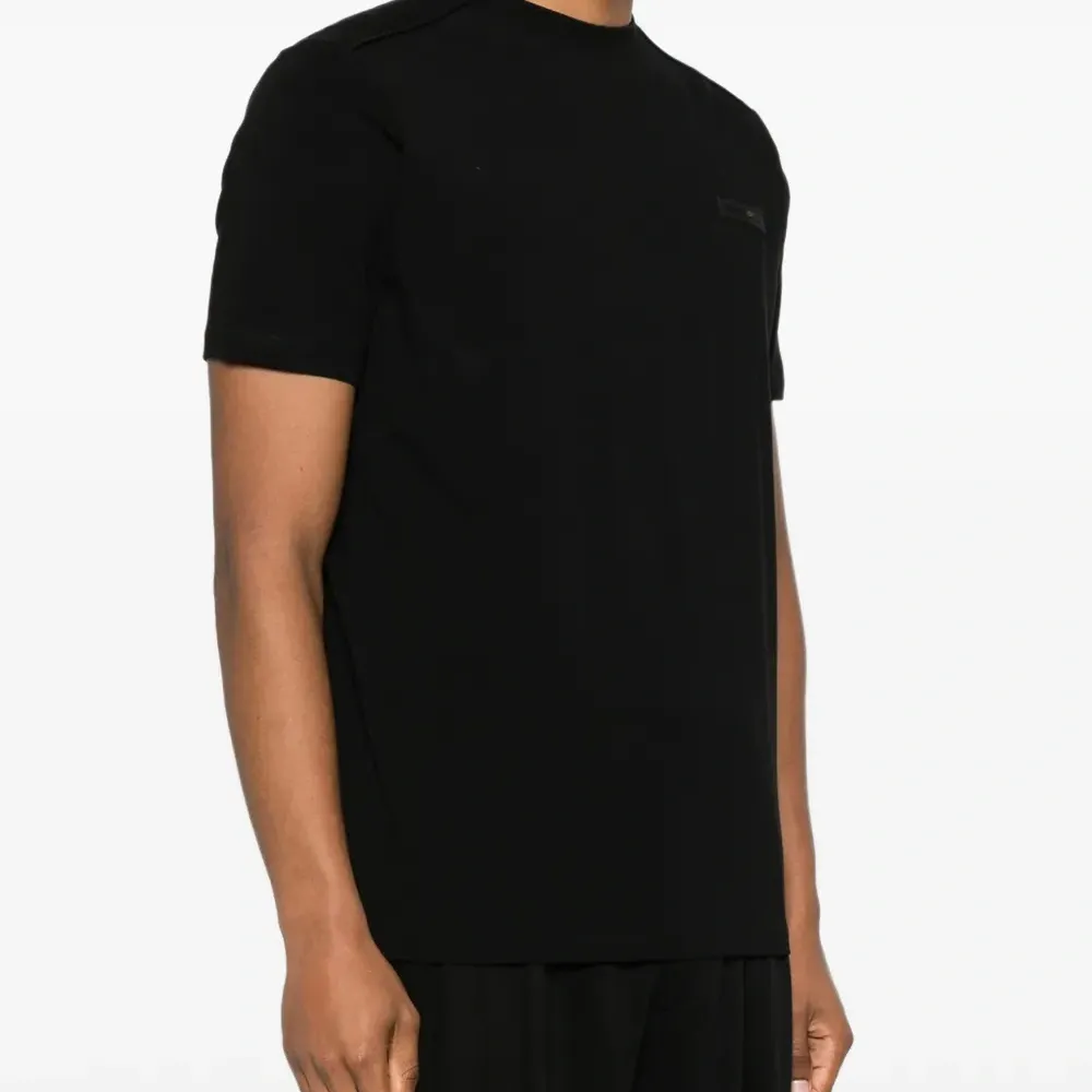 Футболка с логотипом