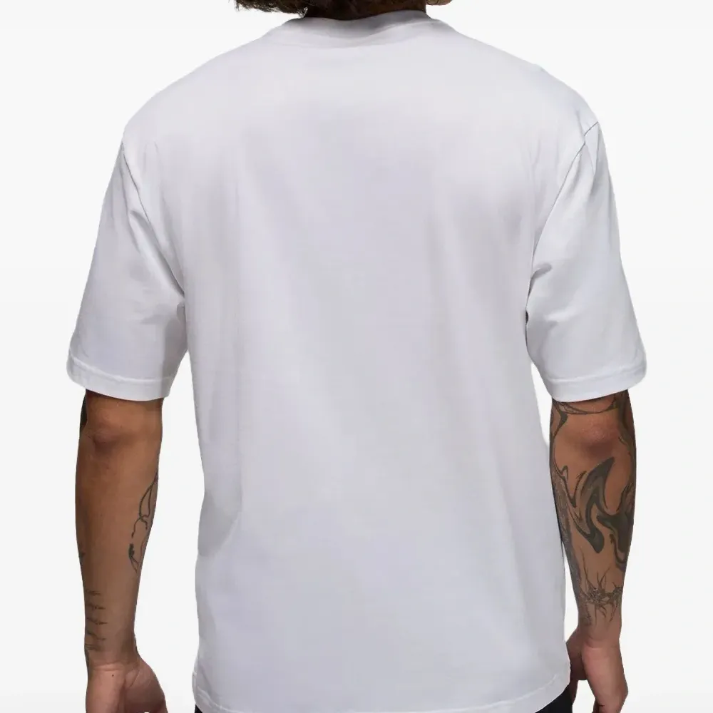 Футболка с графичным принтом