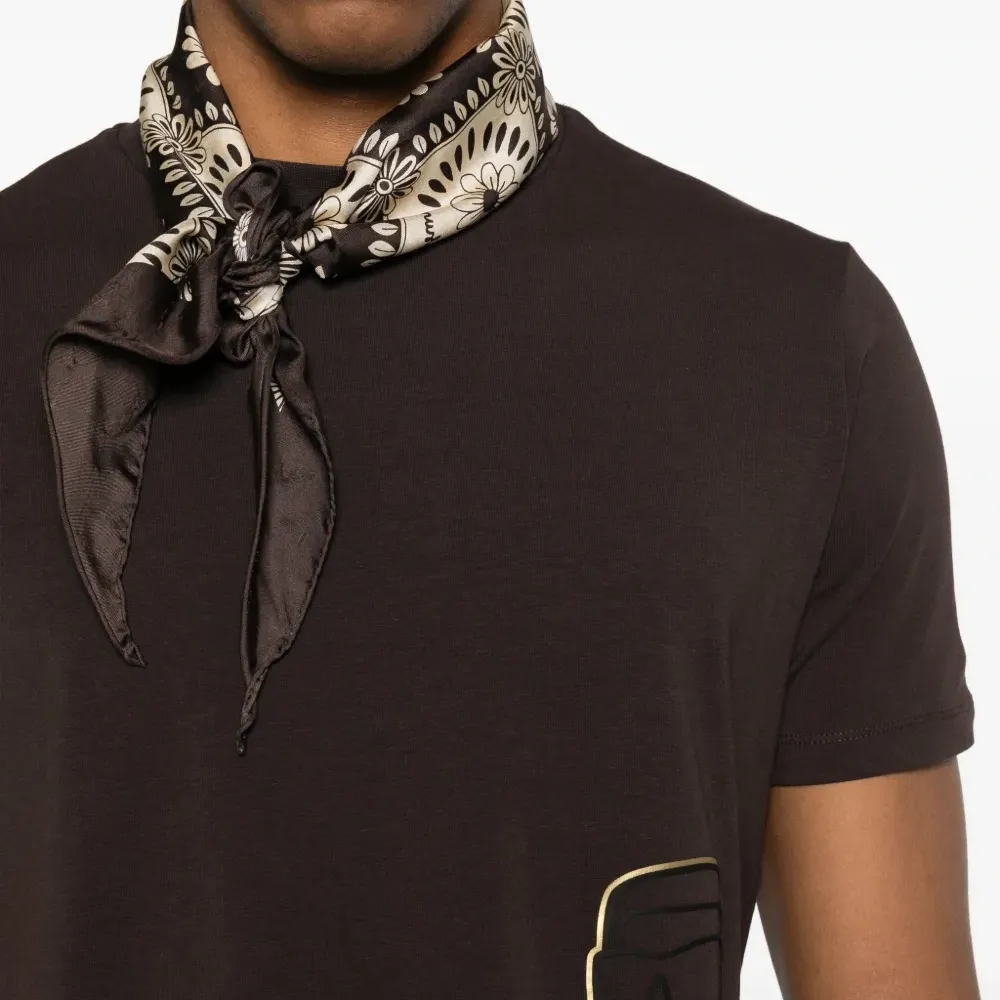 Футболка с логотипом