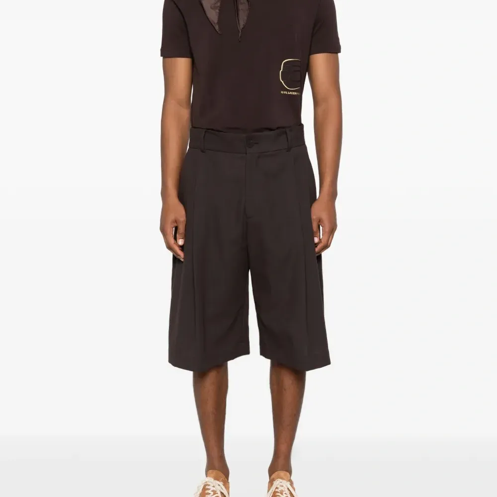 Футболка с логотипом