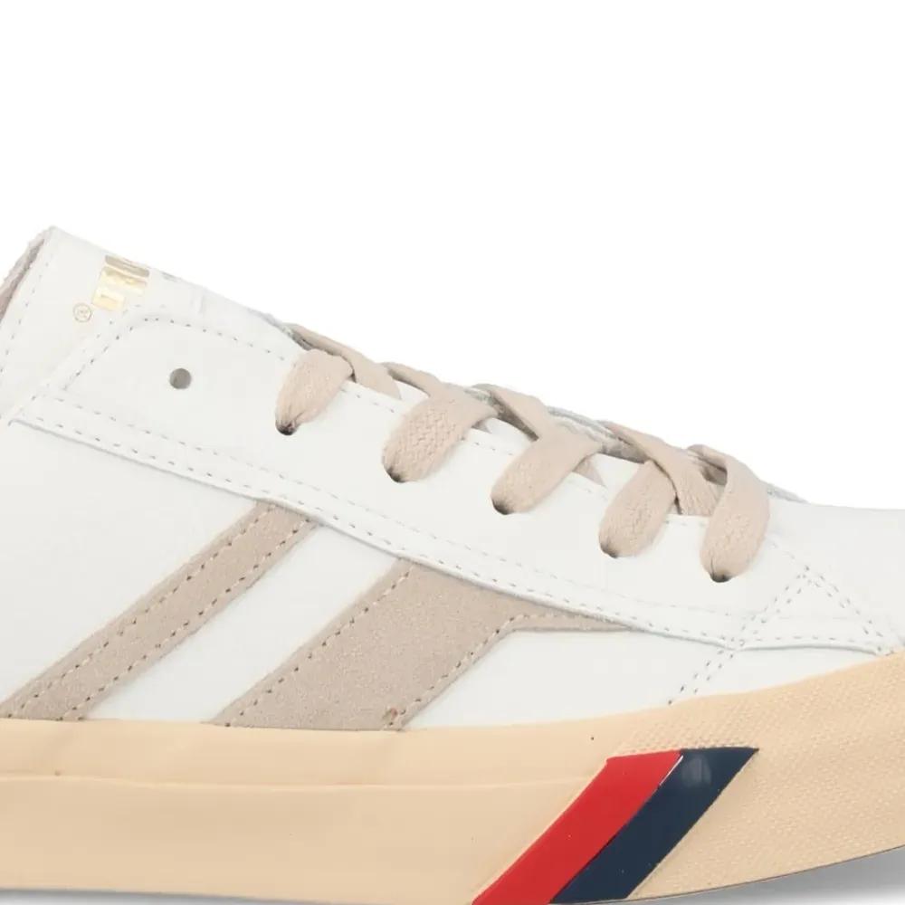 Кроссовки на шнуровке