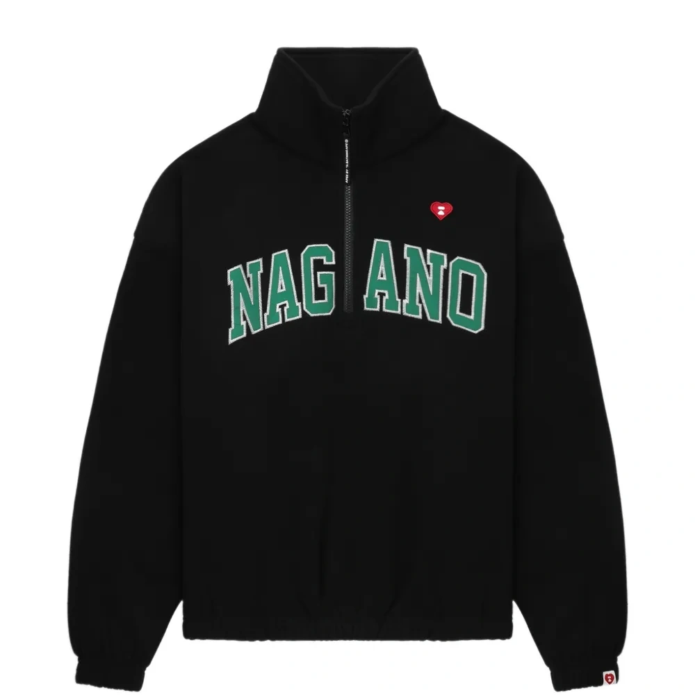 Свитер с молнией на четверть и буквой