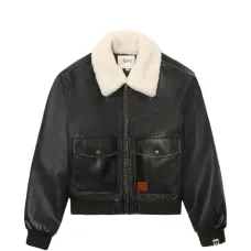 Куртка с карманами и воротником из овчины