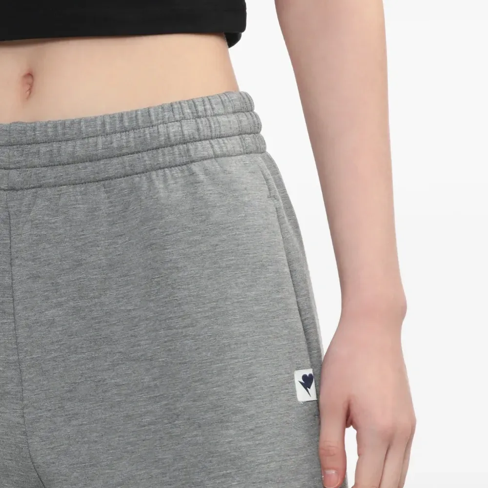 Брюки с нашивкой-логотипом