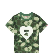 Футболка с камуфляжным сердцем