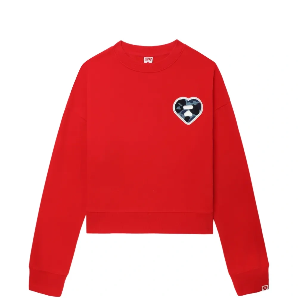 Свитер с сердечным мотивом