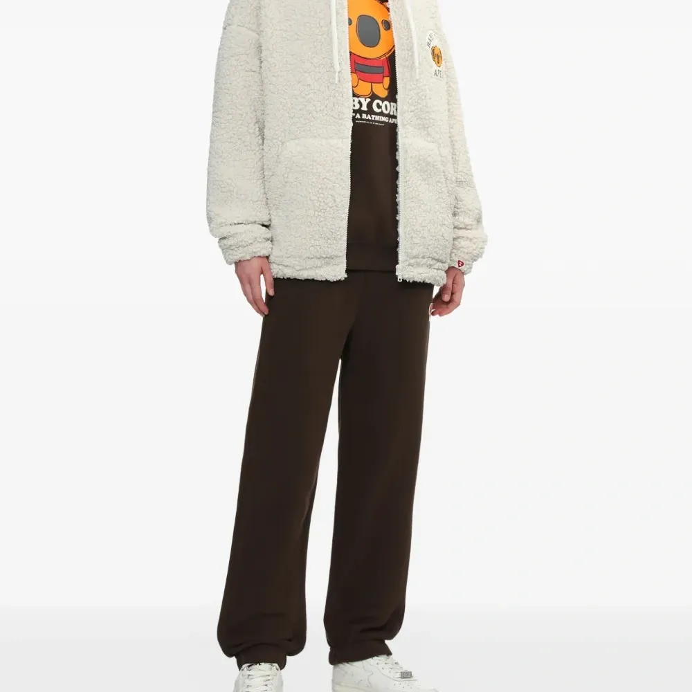 Брюки с нашивками