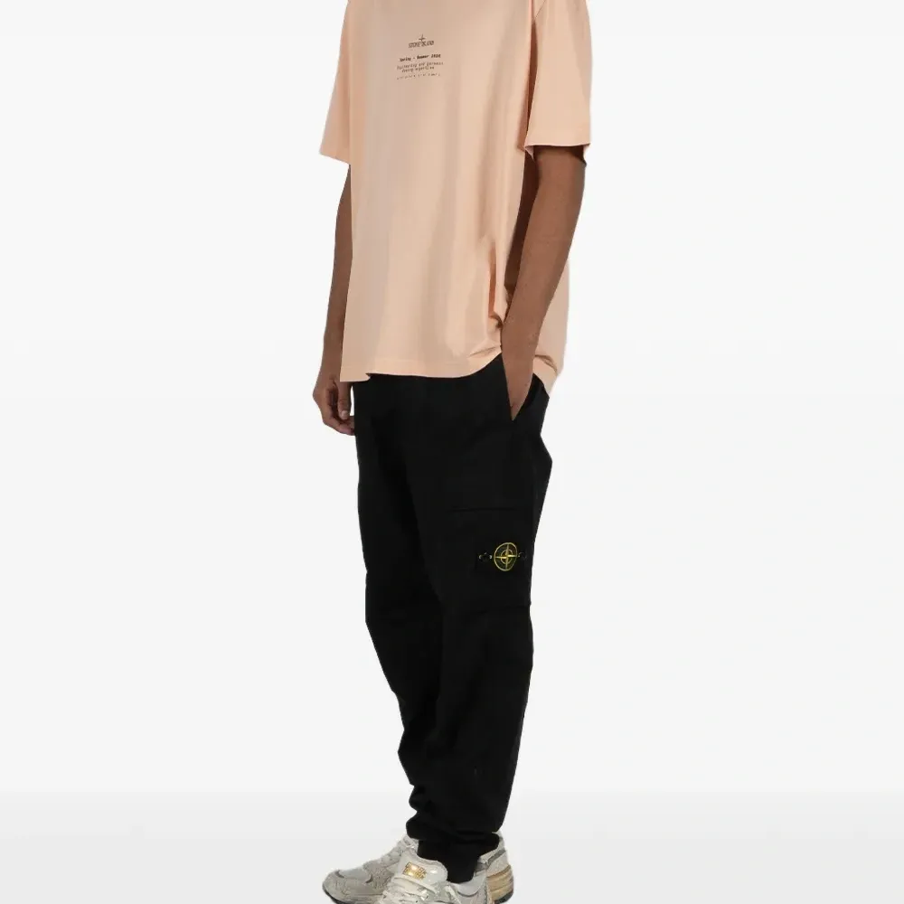 Футболка с принтом логотипа