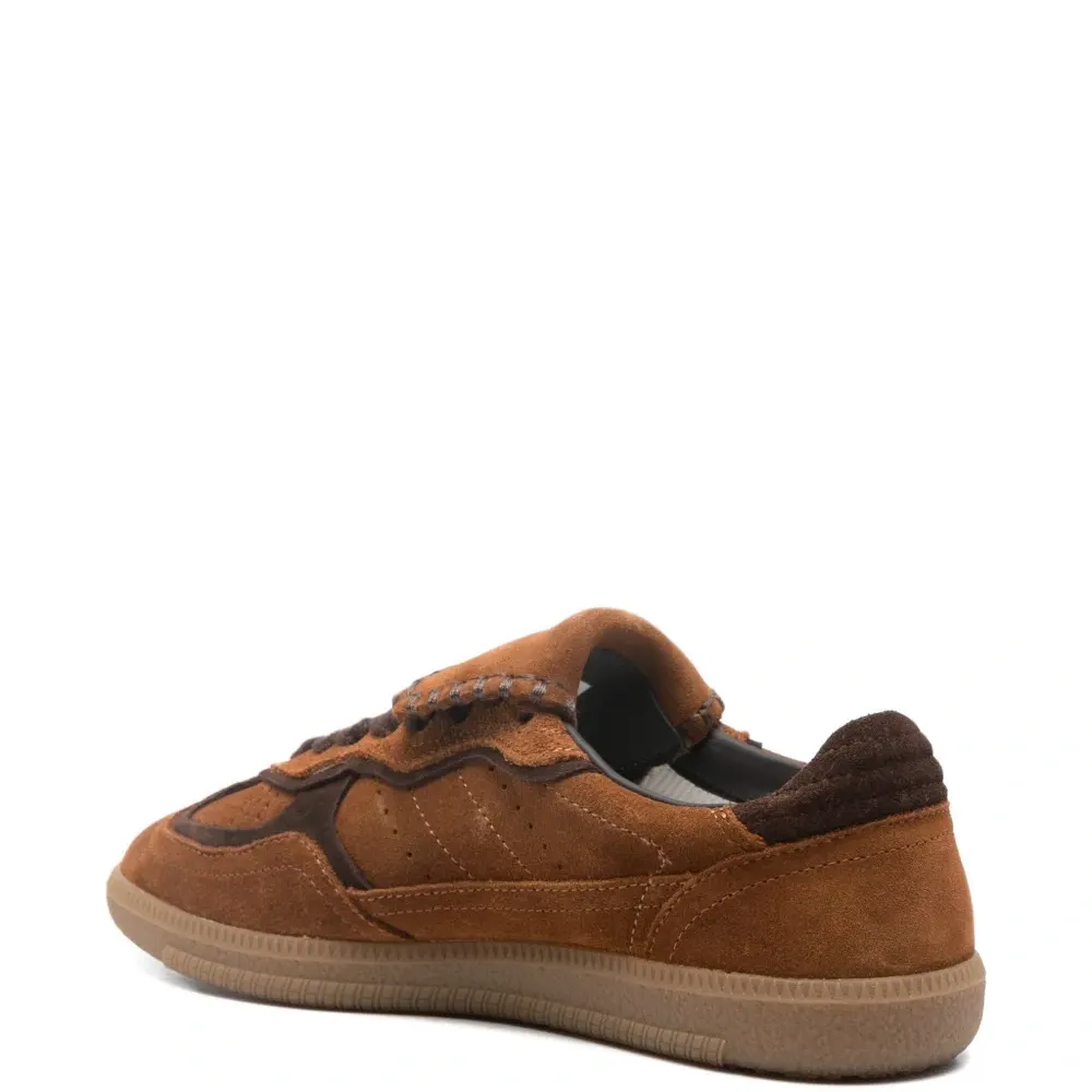 Перфорированные кроссовки на шнуровке