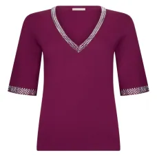 Футболка с V-образным вырезом и стразами Футболка с V-образным вырезом и стразами