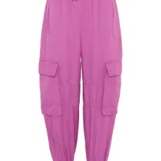 Брюки с накладными карманами