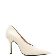 Кожаные туфли на каблуке