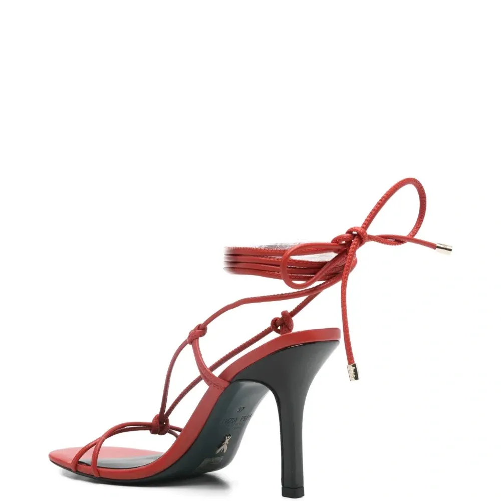 Новые сандалии на квадратном каблуке