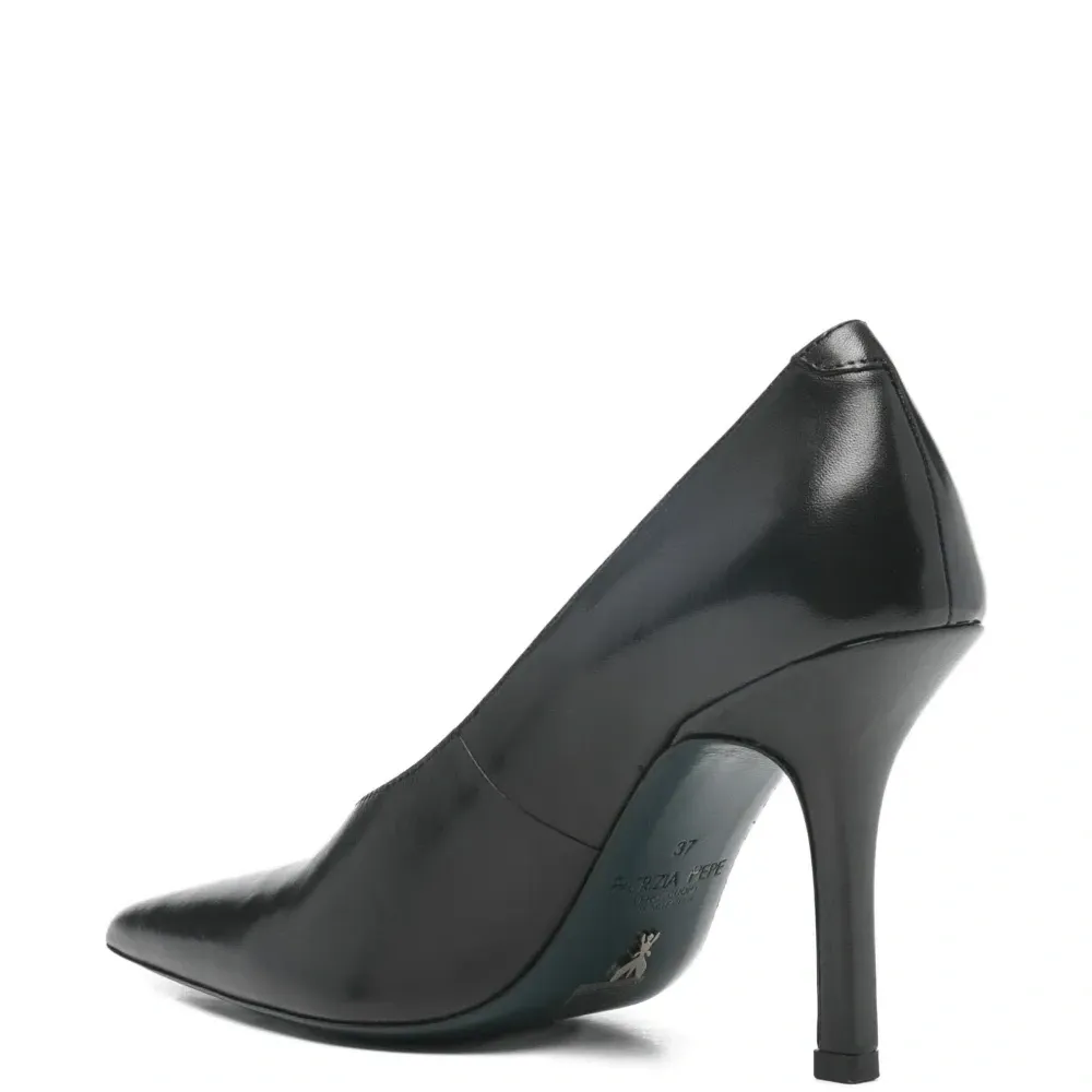 Кожаные туфли на каблуке