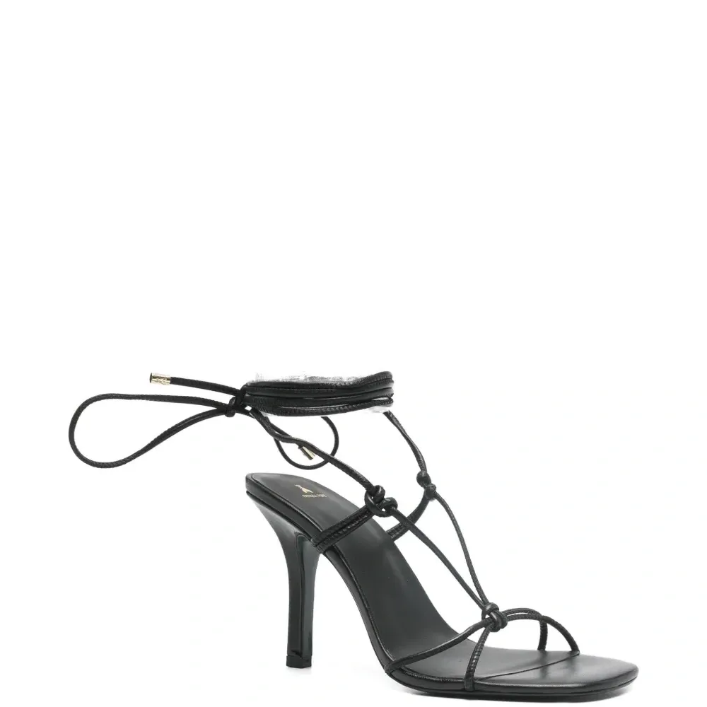 Новые сандалии на квадратном каблуке