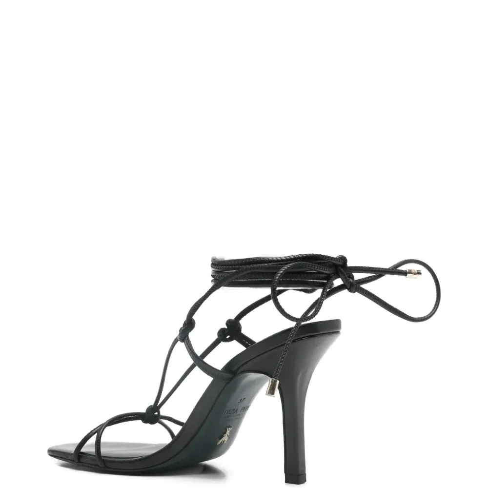 Новые сандалии на квадратном каблуке