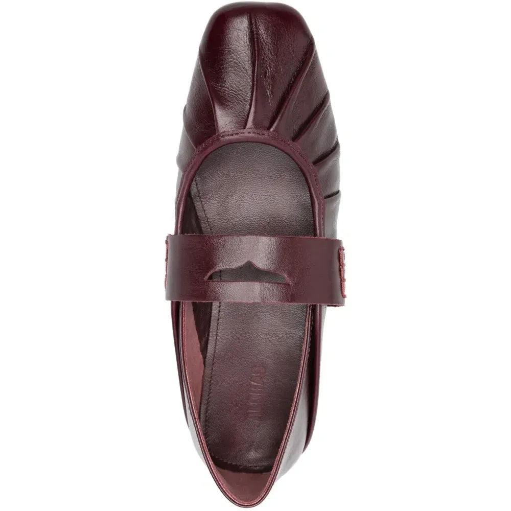 Балетки с ремешками