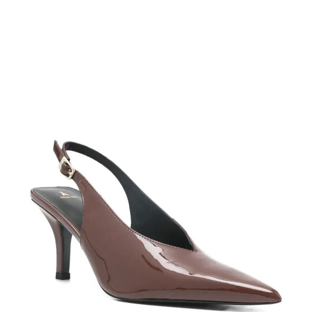 Кожаные туфли на каблуке