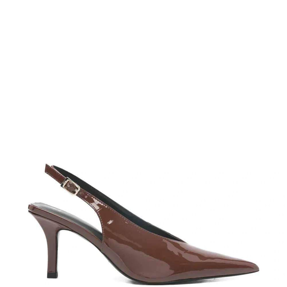 Кожаные туфли на каблуке