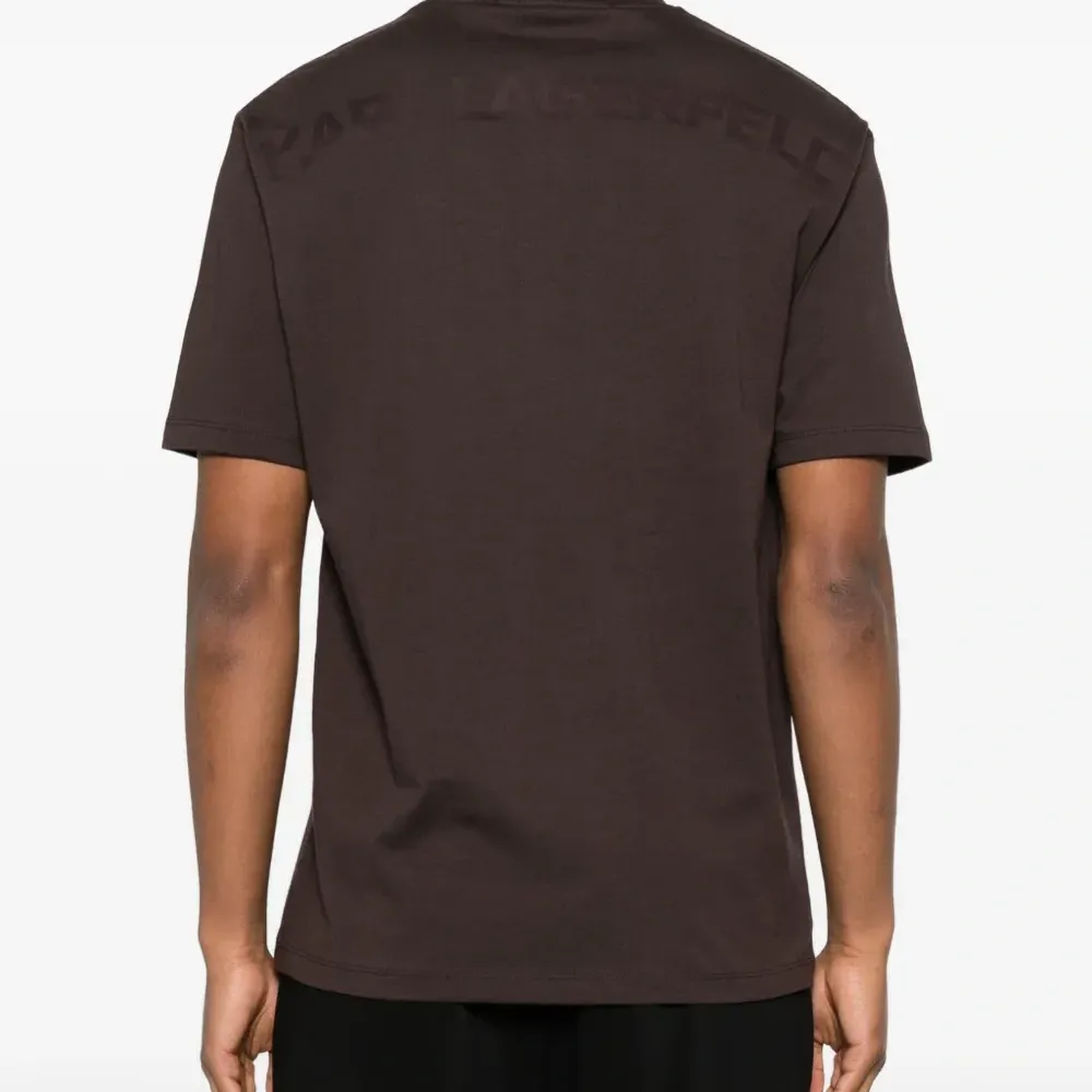 Футболка с логотипом