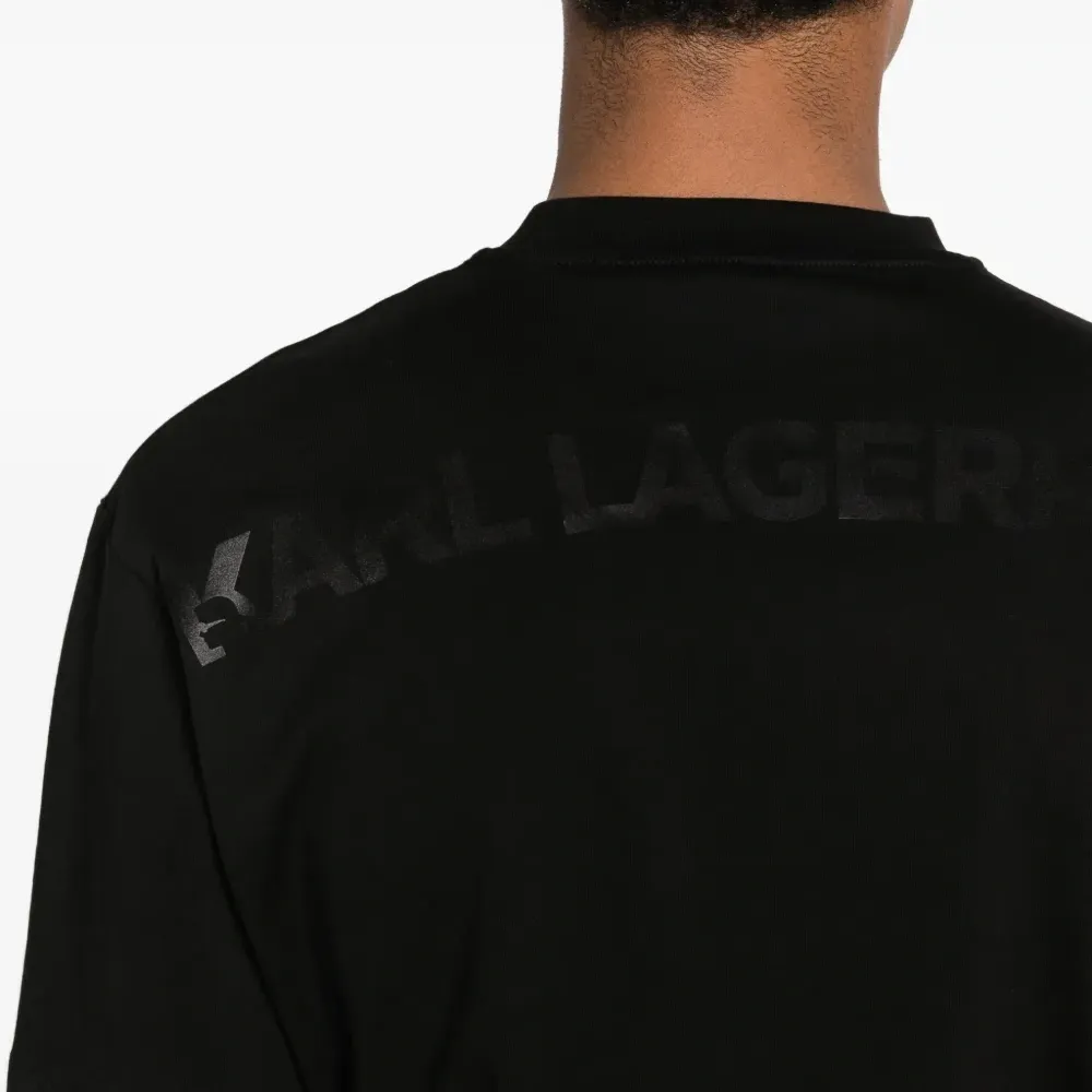 Футболка с логотипом