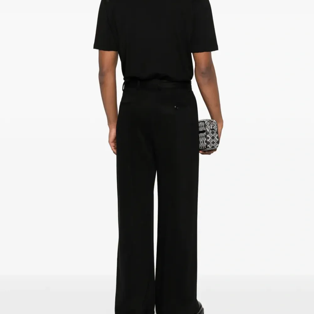 Футболка с логотипом