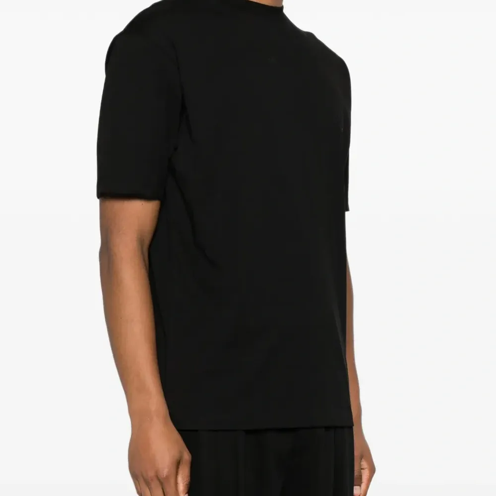 Футболка с логотипом