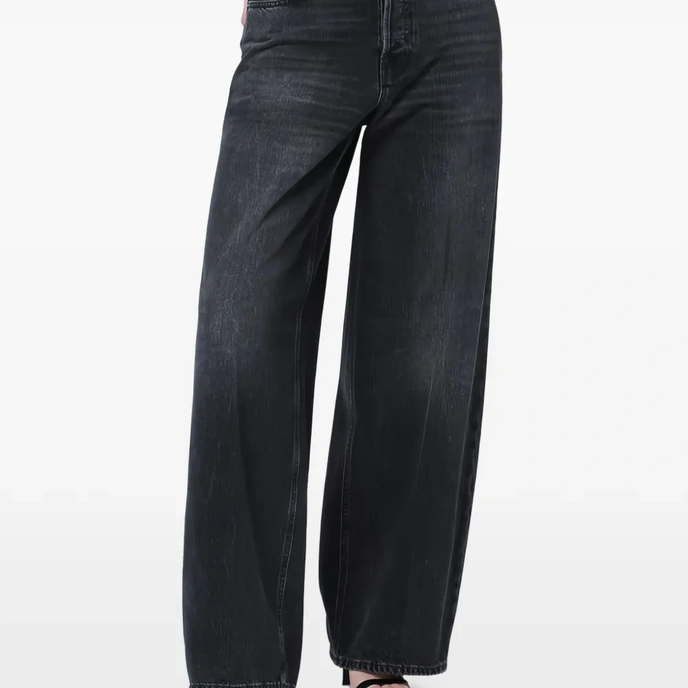 Широкие джинсы