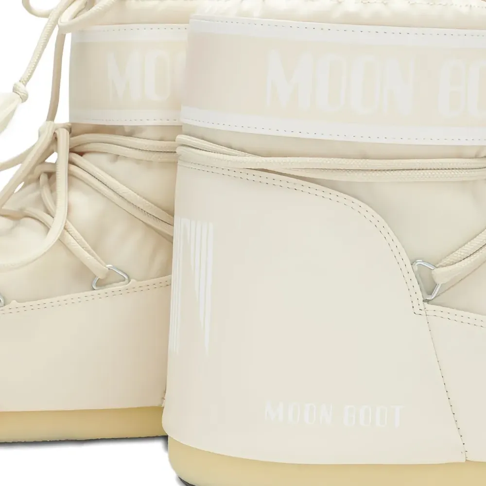 Ботинки на шнуровке с кисточками Ботинки на шнуровке с кисточками