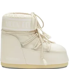 Ботинки на шнуровке с кисточками